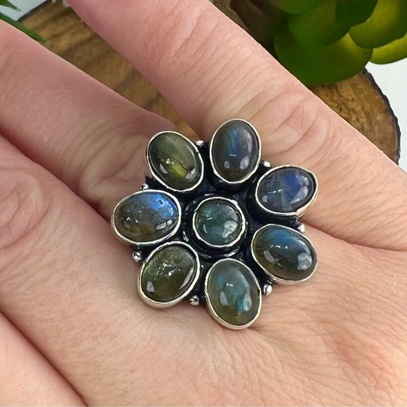Southwest Jewelry - Labradorite Ring Size 7 Flower Cluster Boho Southwest Navajo Style New 925